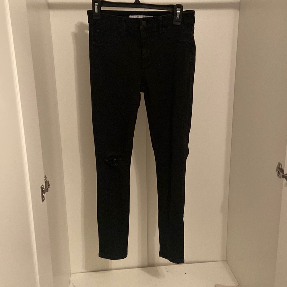 Women’s Celebrity Pink Jeans, size 5/27, ripped